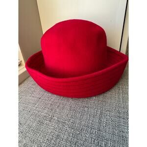 Vintage Red Felt Cloche Hat – 1960s–70s Mod Bucket Style